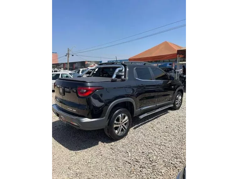 Fiat Toro Preto 1