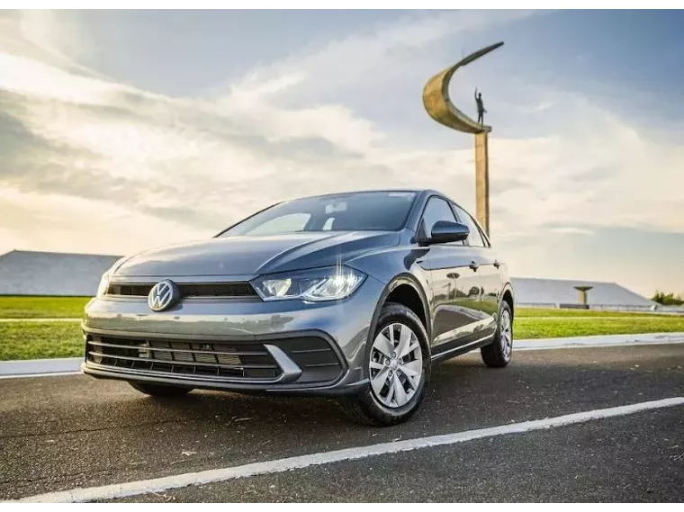 Volkswagen Polo Sedan Vermelho 5