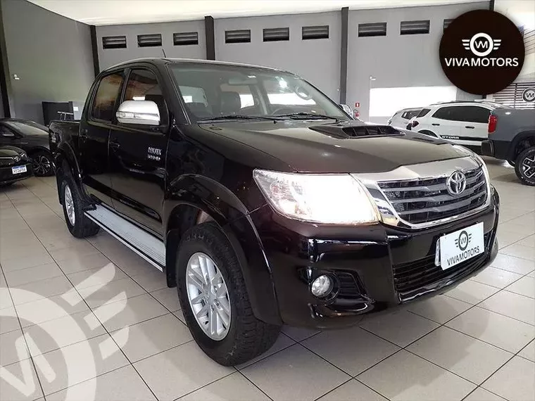 Toyota Hilux Preto 9