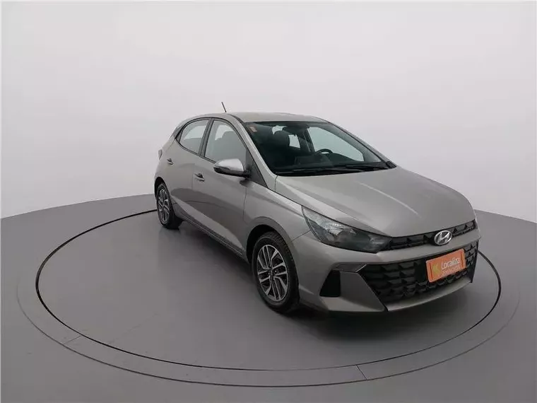 Hyundai HB20 Prata 16