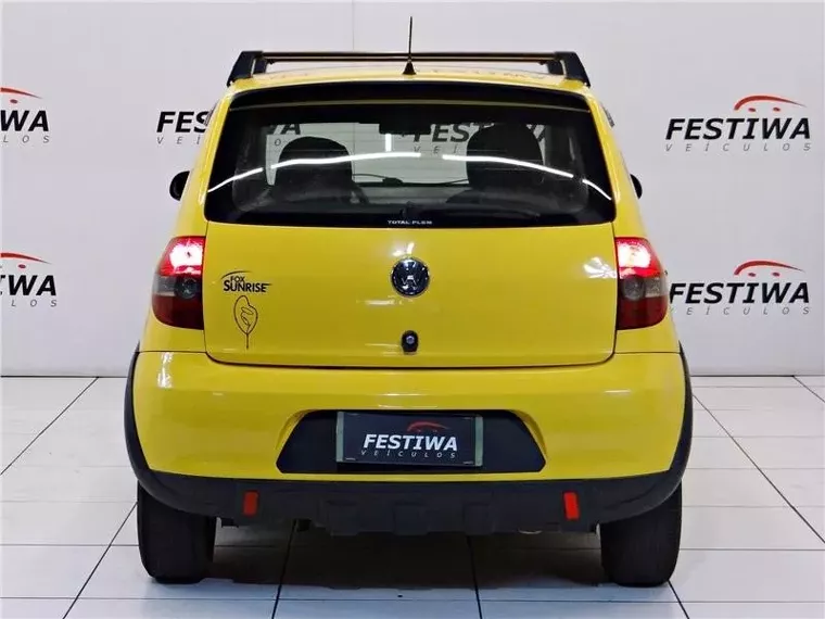 Volkswagen Fox Amarelo 1