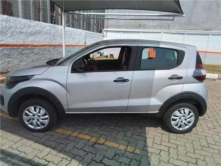 Fiat Mobi Prata 8