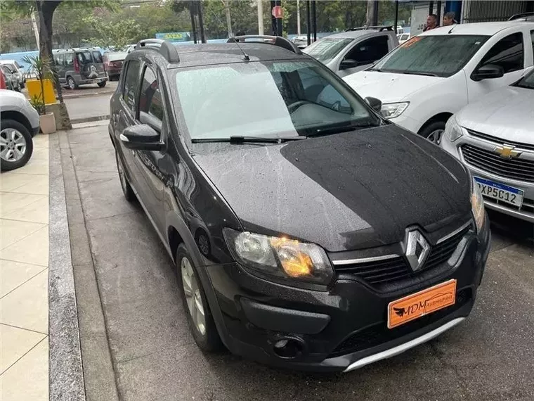 Renault Sandero Preto 4