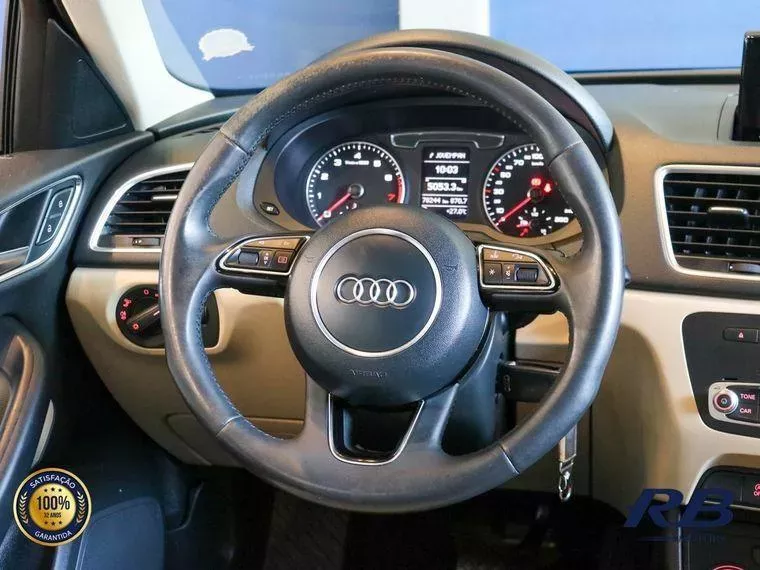 Audi Q3 Branco 13