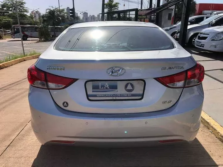 Hyundai Elantra Prata 9