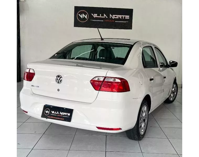 Volkswagen Voyage Branco 10