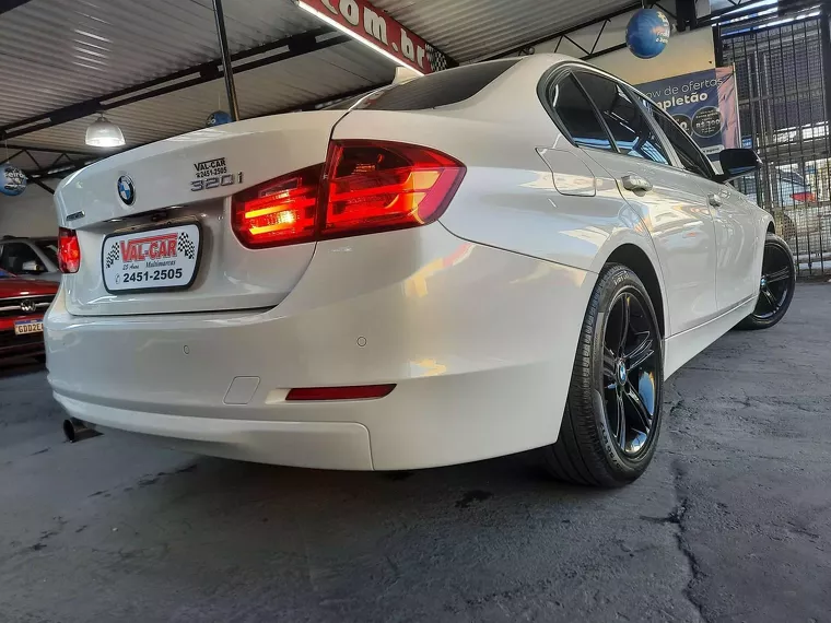 BMW 320i Branco 20