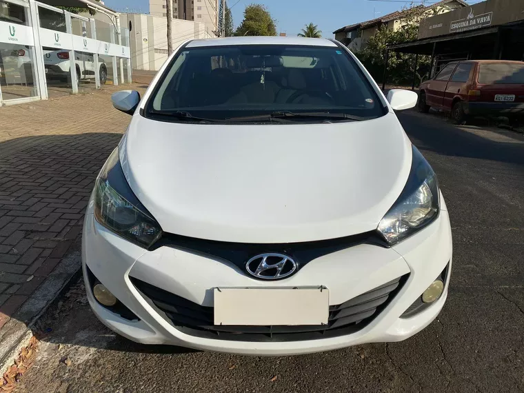 Hyundai HB20S Branco 2