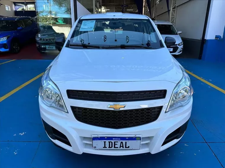 Chevrolet Montana Branco 7