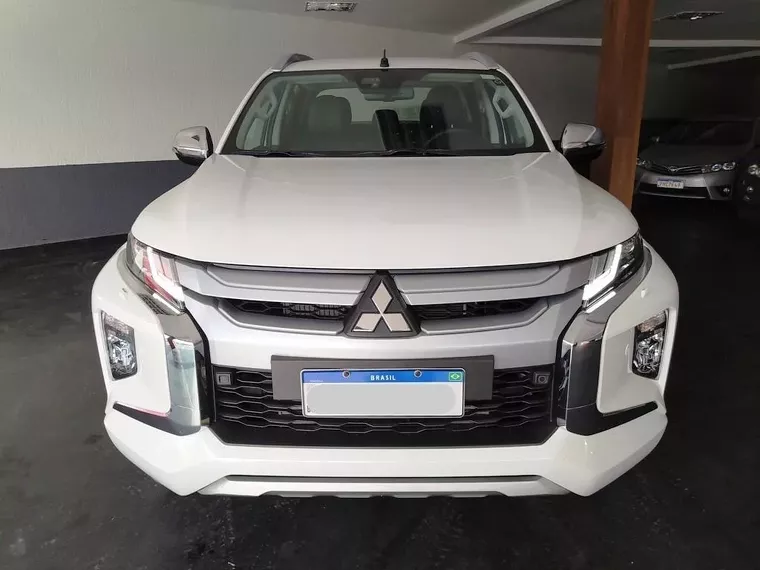 Mitsubishi L200 Triton Branco 12