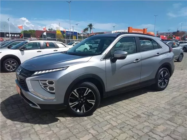 Mitsubishi Eclipse Cross Prata 2