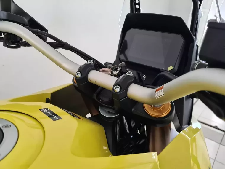 Suzuki V-Strom Amarelo 10