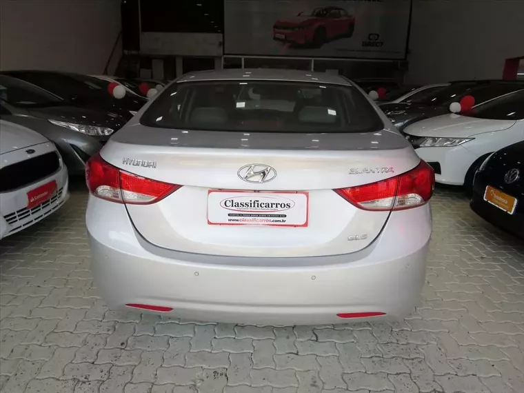 Hyundai Elantra Prata 7