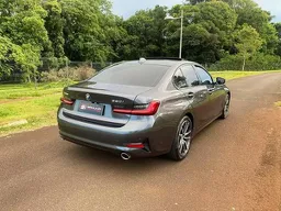 BMW 320i