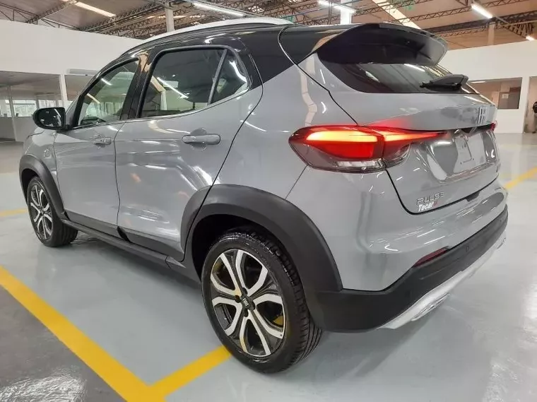 Fiat Pulse Cinza 11