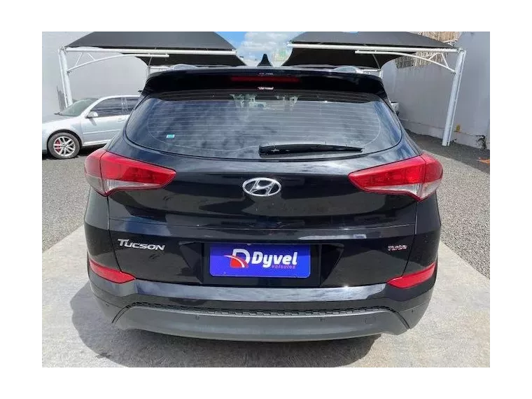 Hyundai Tucson Preto 13