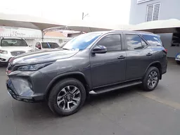 Toyota Hilux SW4
