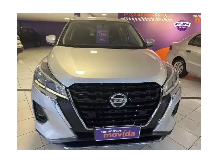 Nissan Kicks Prata 1