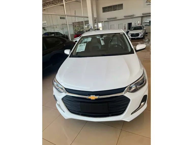 Chevrolet Onix Branco 3