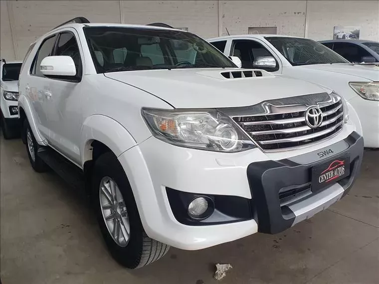 Toyota Hilux SW4 Branco 9