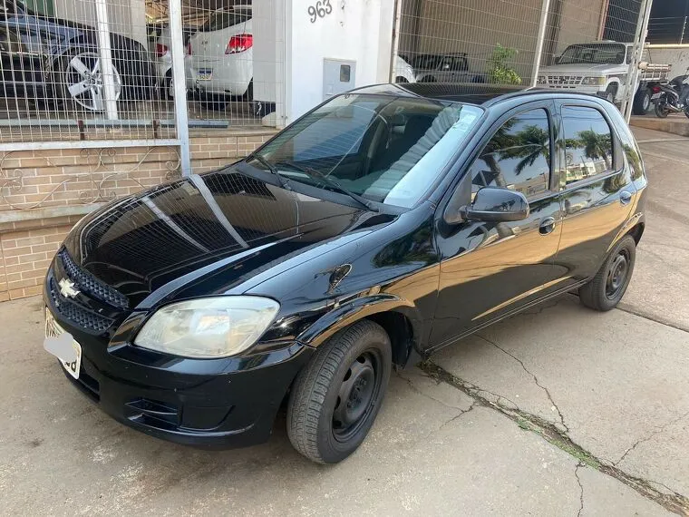 Chevrolet Celta Preto 4