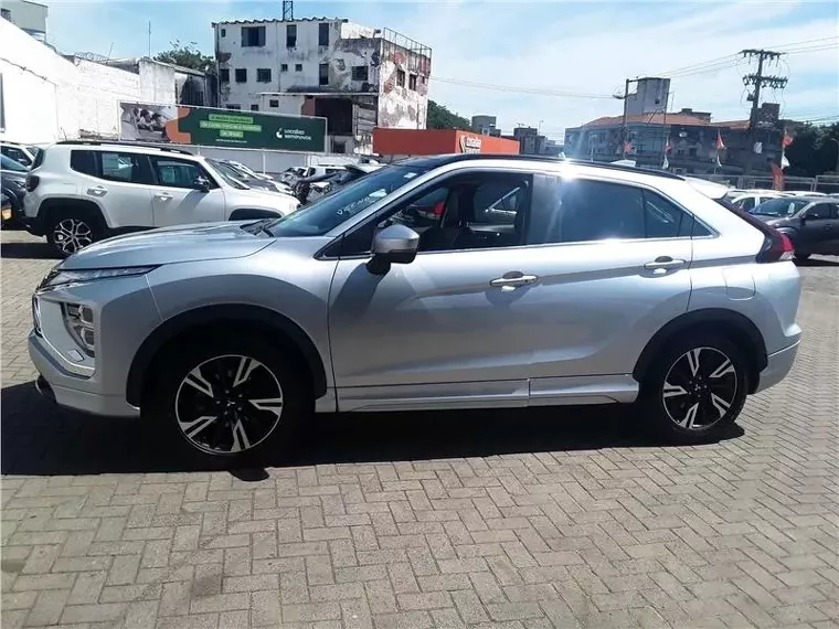 Mitsubishi Eclipse Cross Prata 4