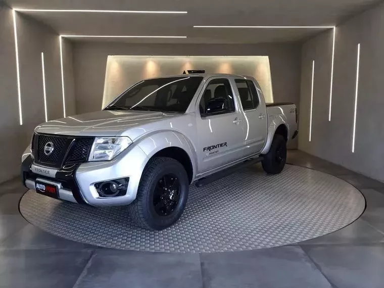 Nissan Frontier Prata 5