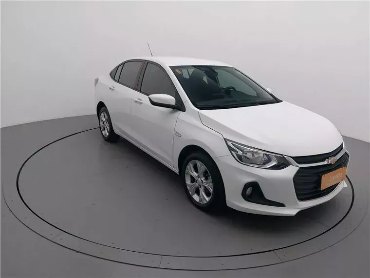 Chevrolet Onix Branco 1