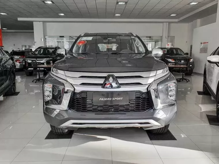 Mitsubishi Pajero Sport Cinza 1