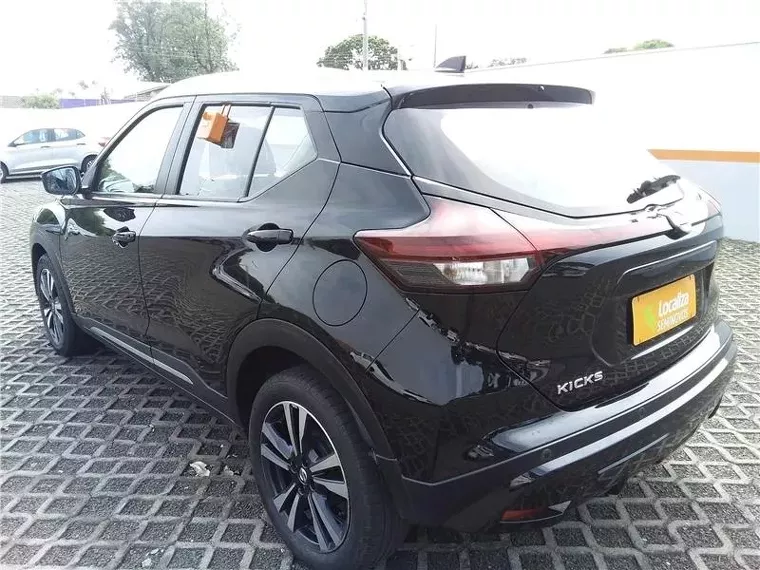 Nissan Kicks Preto 1