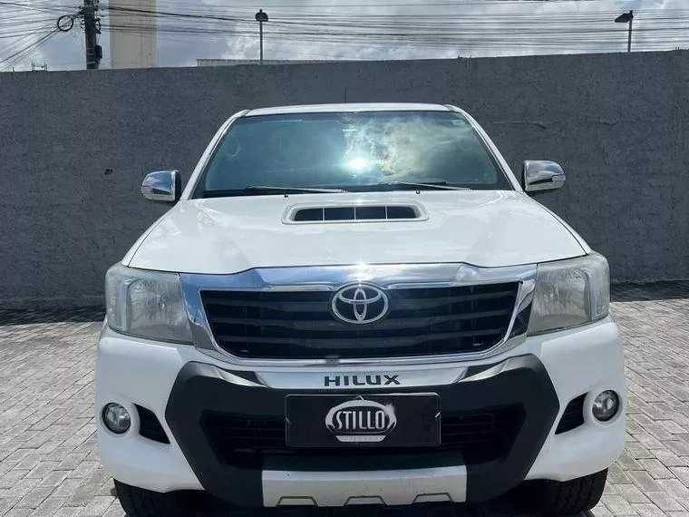 Toyota Hilux Branco 1