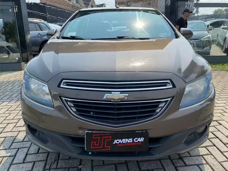 Chevrolet Onix Cinza 14