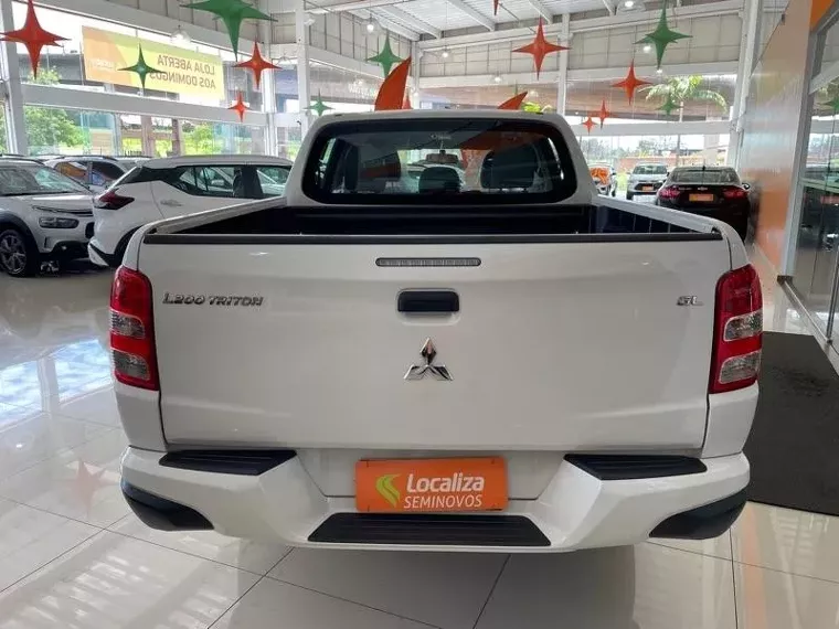 Mitsubishi L200 Triton Branco 5