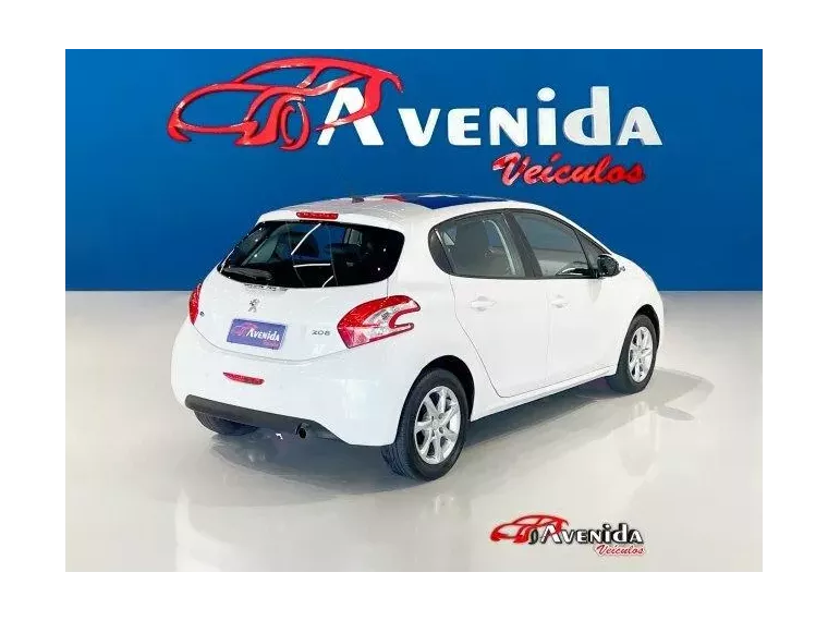 Peugeot 208 Branco 6