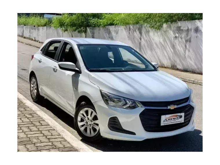 Chevrolet Onix Branco 7