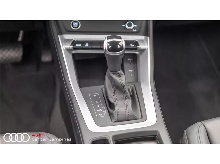 Audi Q3 Cinza 13