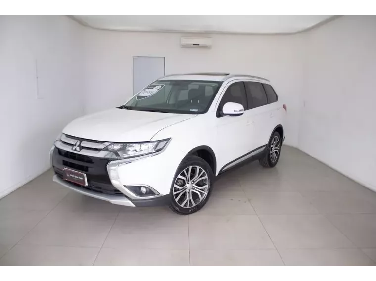 Mitsubishi Outlander Branco 1