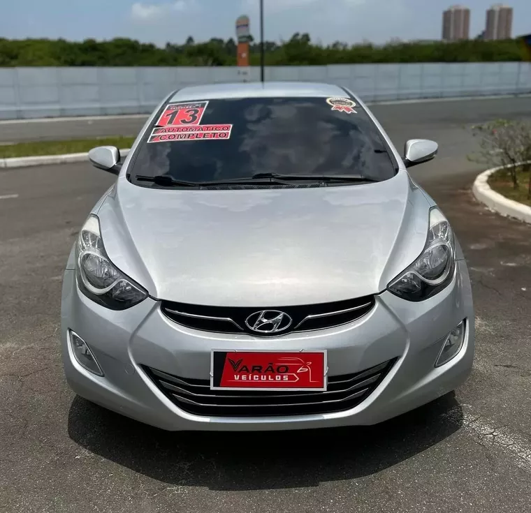 Hyundai Elantra Prata 10