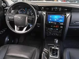 Toyota Hilux SW4