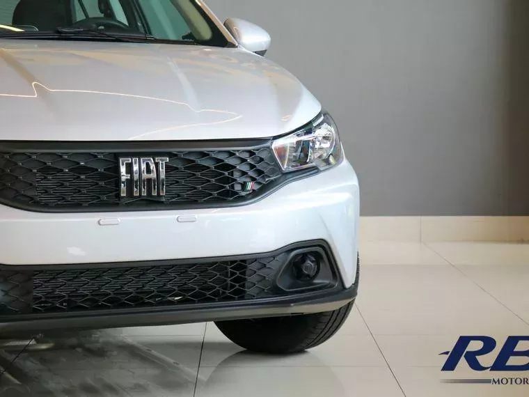 Fiat Argo Prata 15