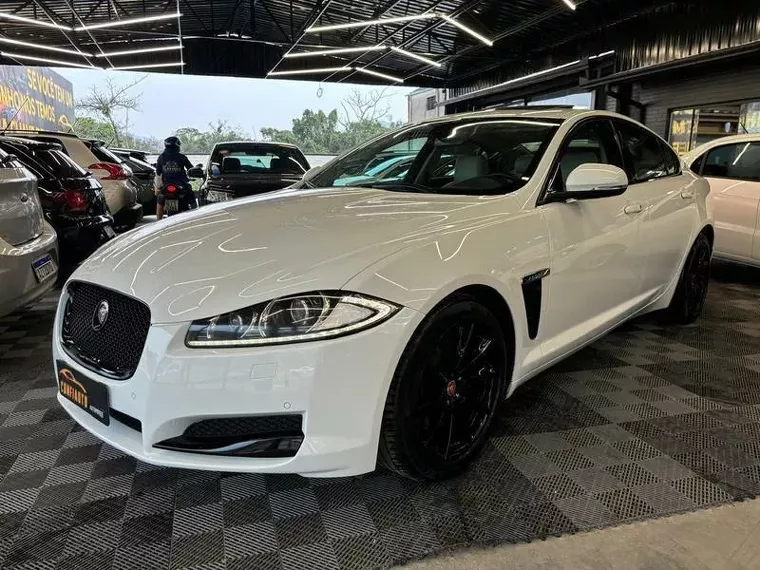 Jaguar XF Branco 5