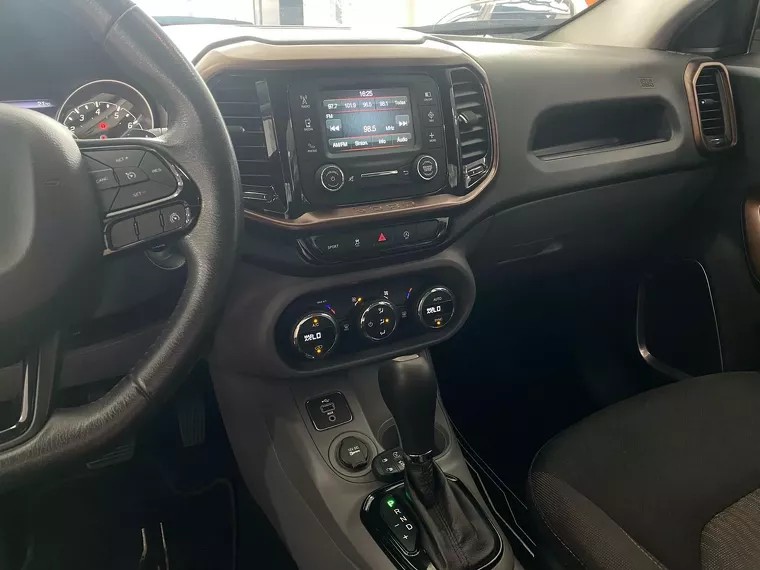 Fiat Toro Branco 3