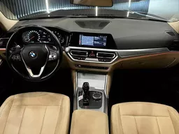 BMW 320i
