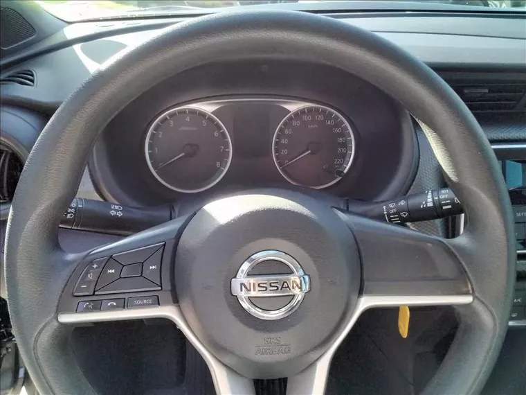 Nissan Kicks Cinza 5