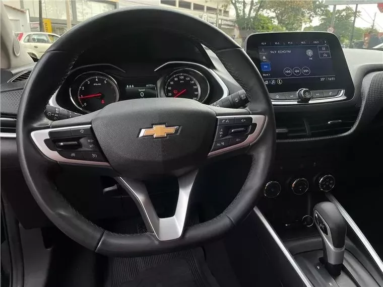 Chevrolet Onix Preto 16