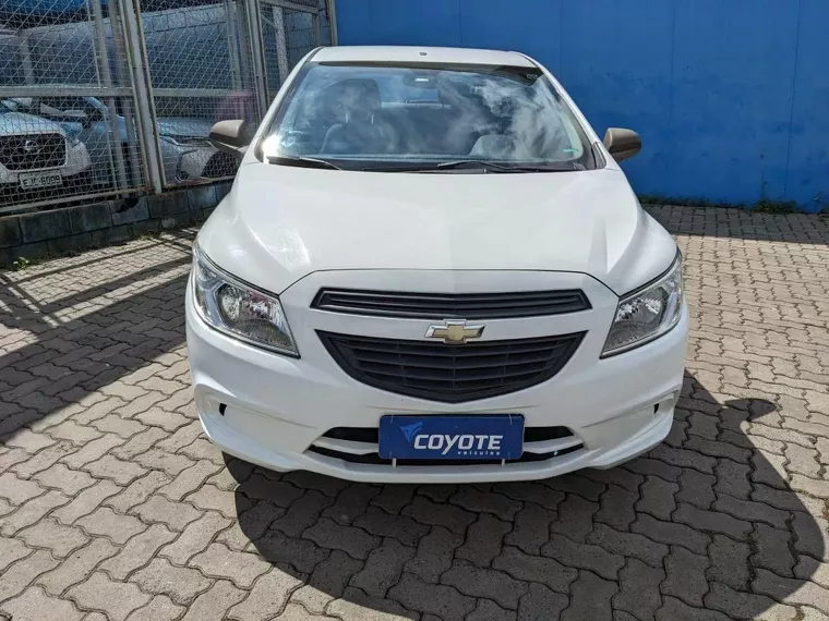 Chevrolet Onix Branco 10