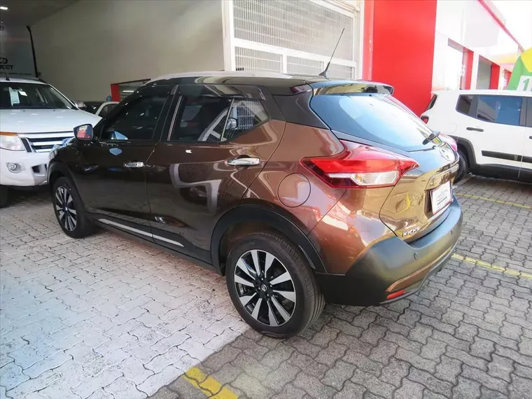 Nissan Kicks Marrom 8