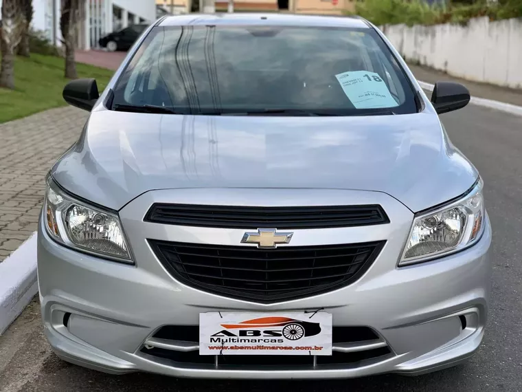 Chevrolet Onix Prata 1