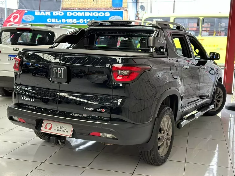 Fiat Toro Preto 13