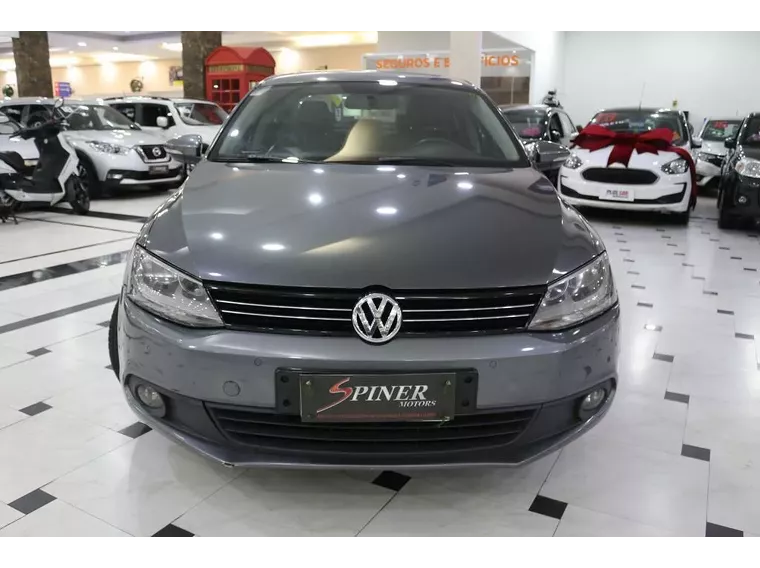 Volkswagen Jetta Cinza 15